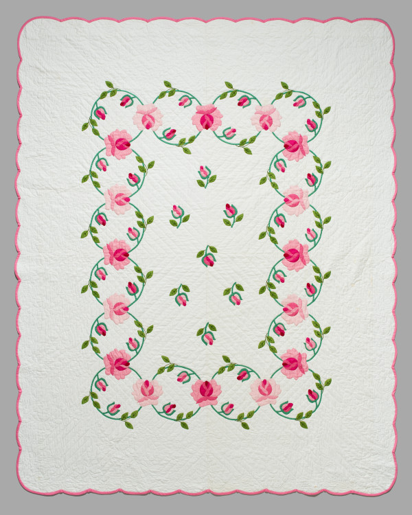 Rose Garland Quilt by Dorothy MacCallum