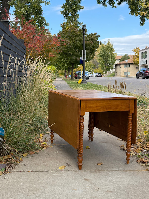 Solid maple Sheraton style dining drop leaf table