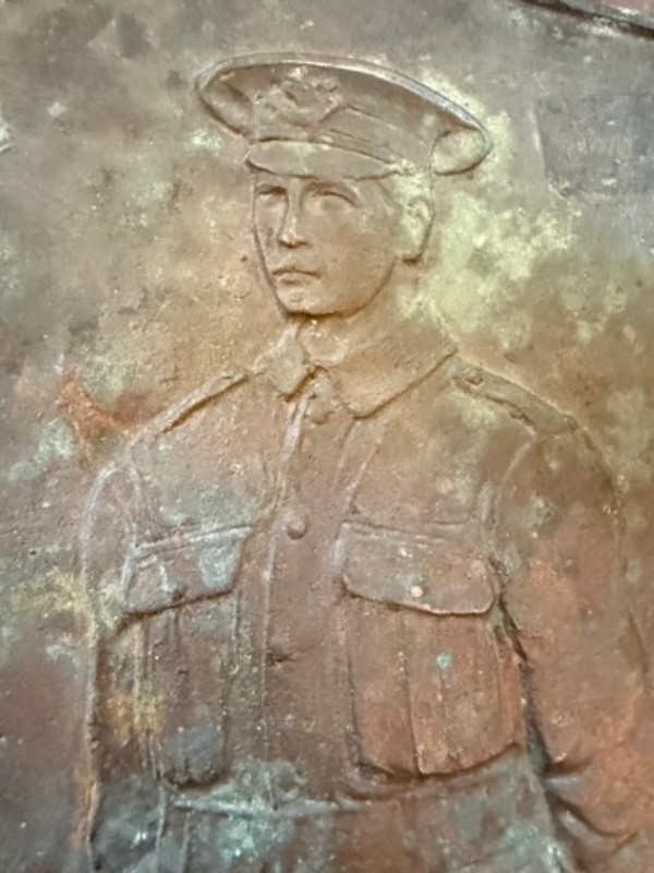 Bronze plaque of WWI soldier, Image 3.