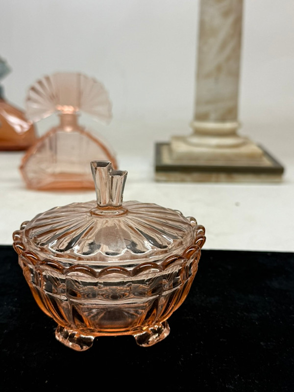 Art Deco pink perfume powder dish