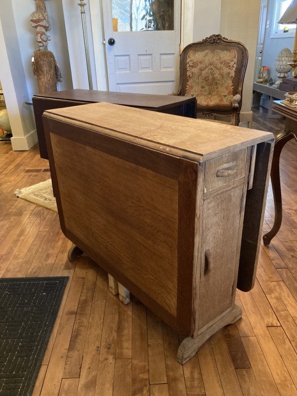 Oak drop leaf with storage