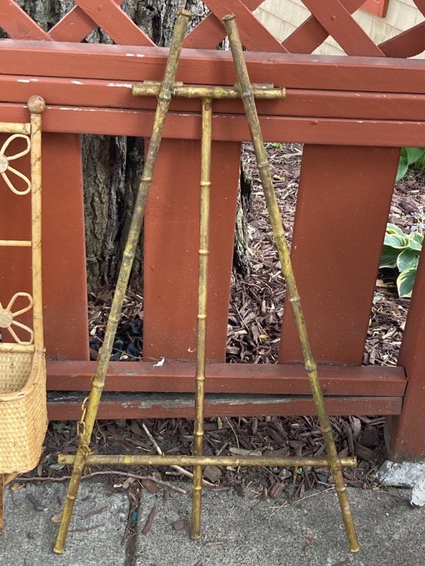 vintage small easel