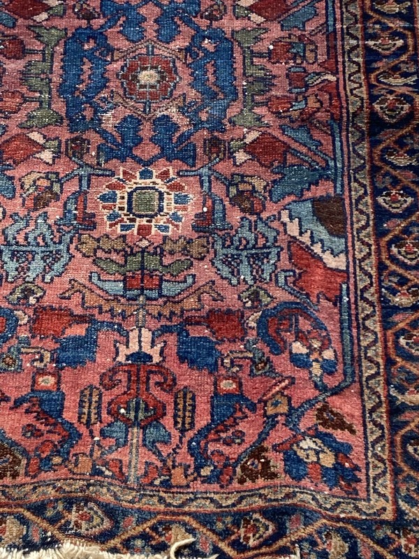 Small vintage Lilihan wool rug