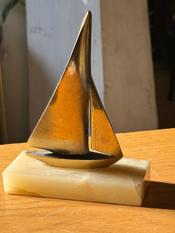 sailboat on onyx base, Image 1.