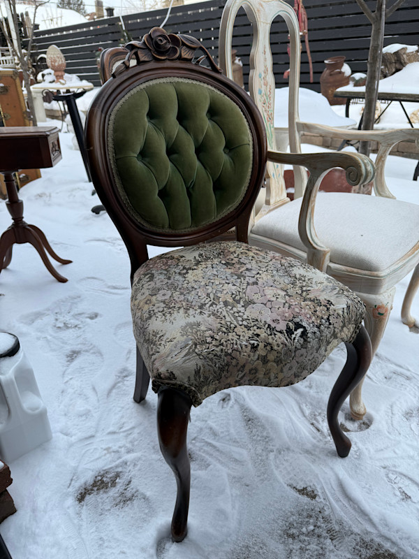 Carved medallion back side chair