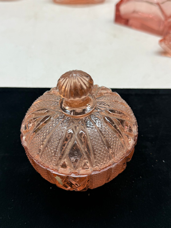 Art Deco pink perfume powder dish