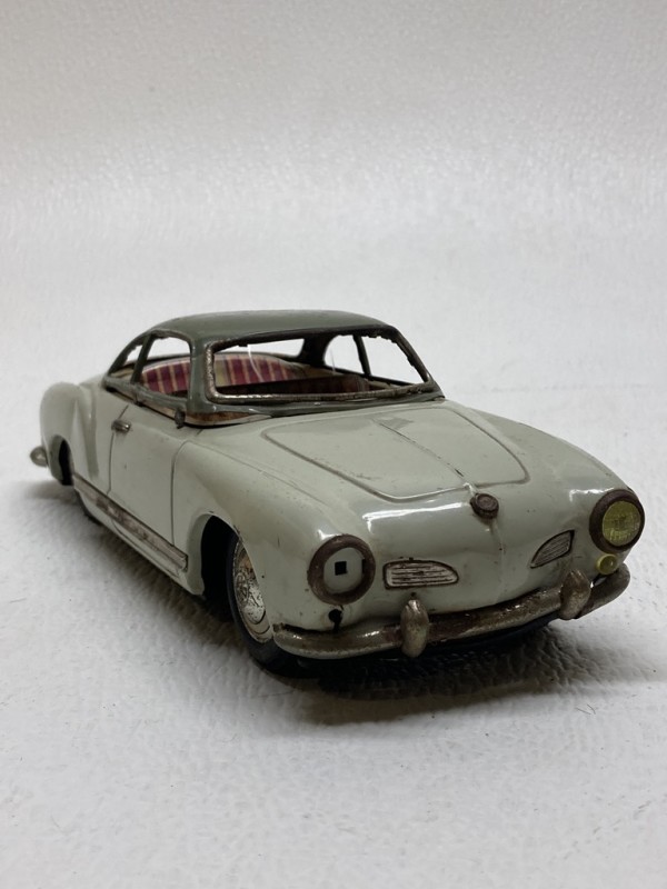 vintage toy tin Karmangia car