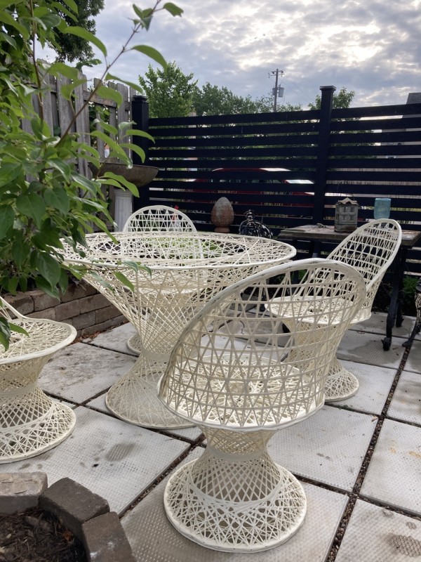 Russell Woodard patio set