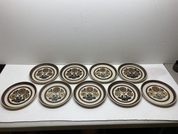 set of 7 8" Denby / Langley Mayflower pottery plates