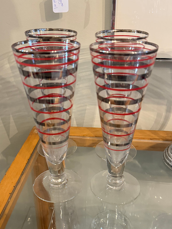 set of red and silver tall fluted glasses (4)