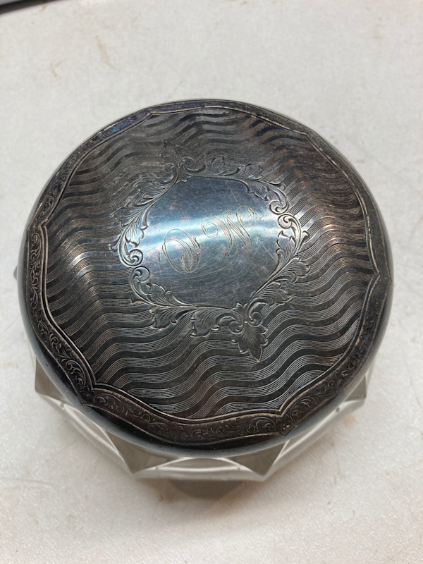 Heisey covered ring dish