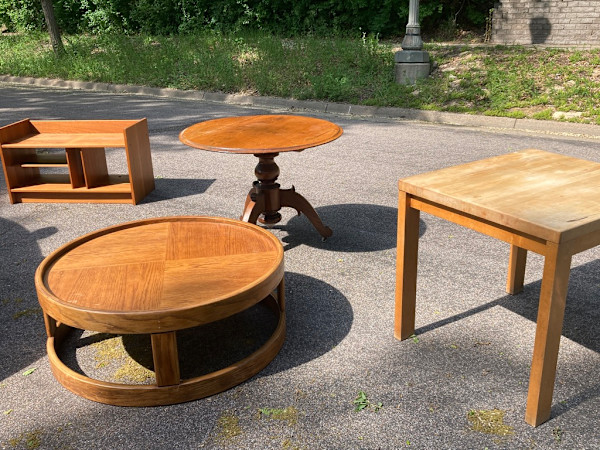 mid century modern round coffee table