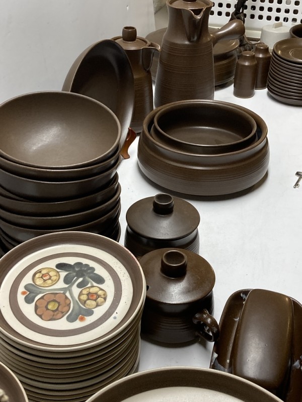 Set of mid century modern dishes