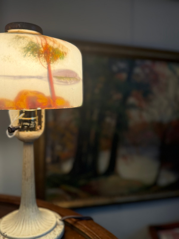 Reverse hand painted Moe bridges table lamp