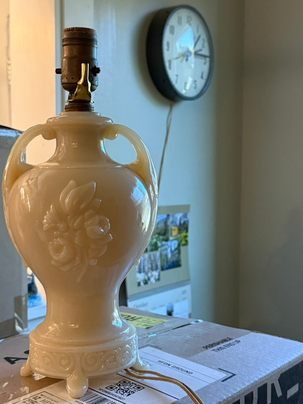 Aladdin alacite glass lamp
