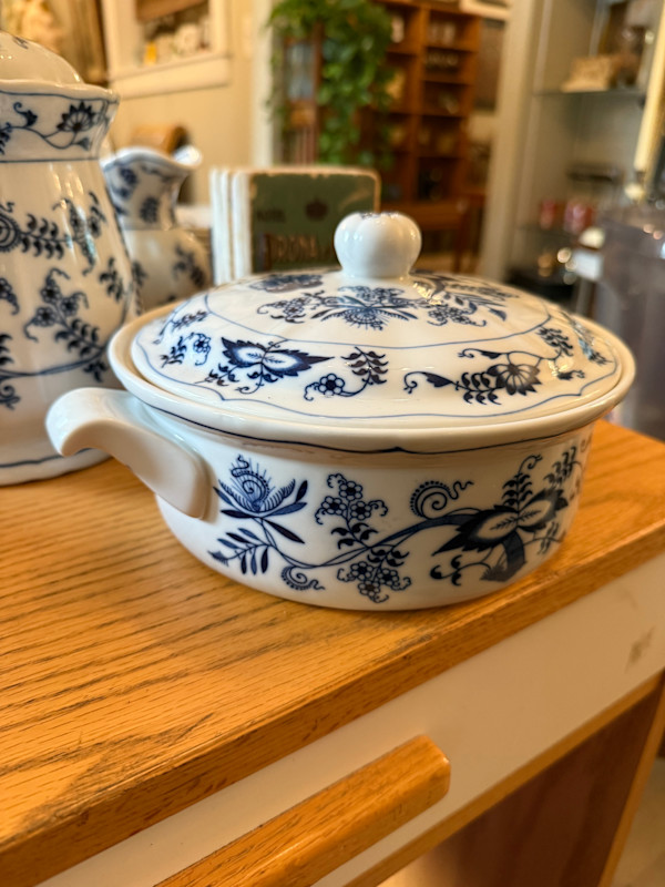 blue Danube covered casserole