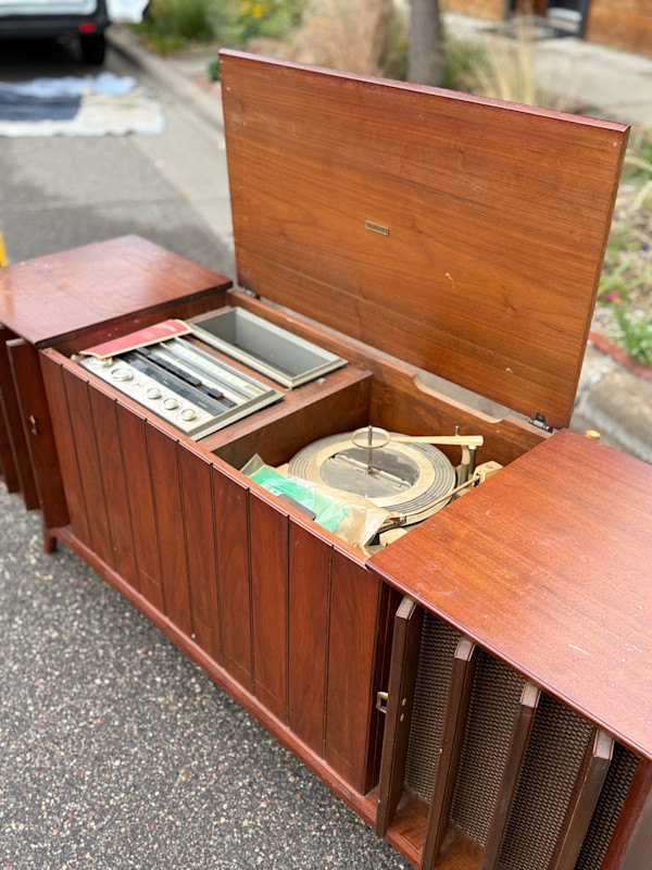 Zenith stereo console