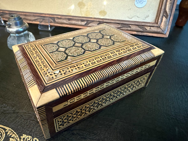 Inlaid box
