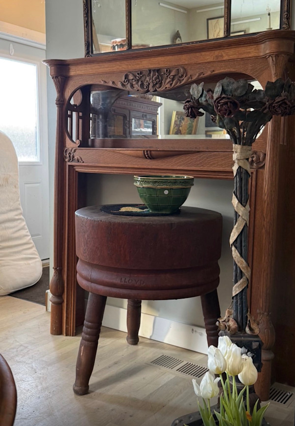 Solid oak mantle with over mirror, Image 4.