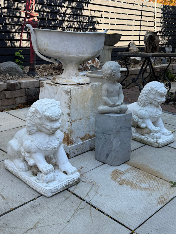 Cement foo dogs
