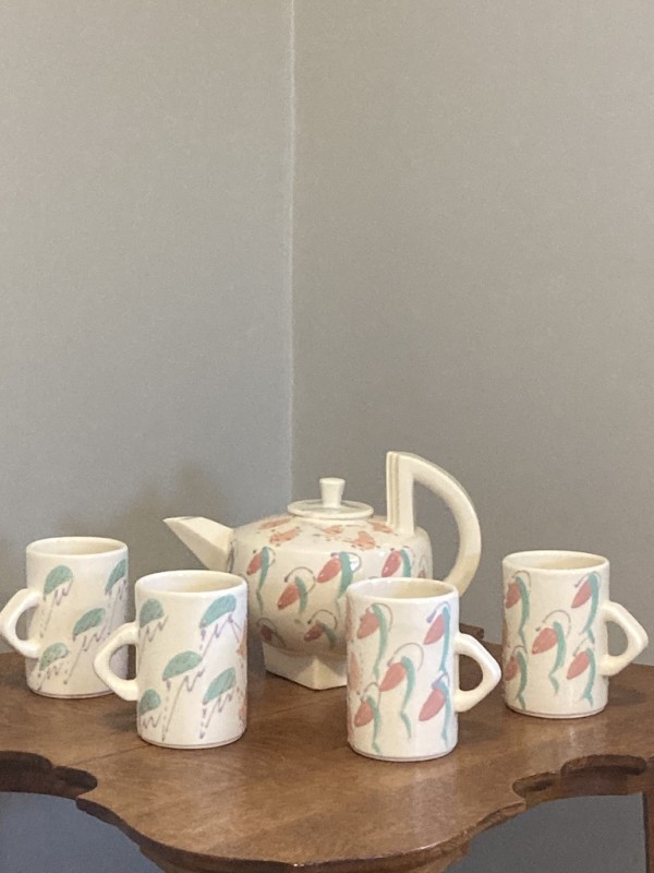 Post modern  tea set 4 mugs and teapot