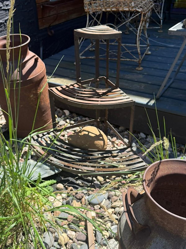 iron corner 3 tiered garden display