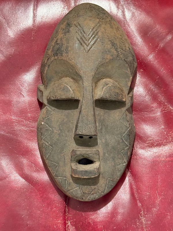 Carved simple African mask