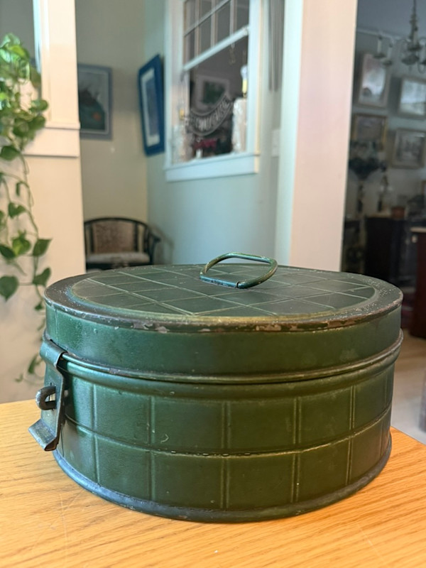 vintage cake tin