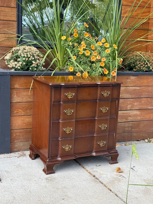 Mahogany small chest