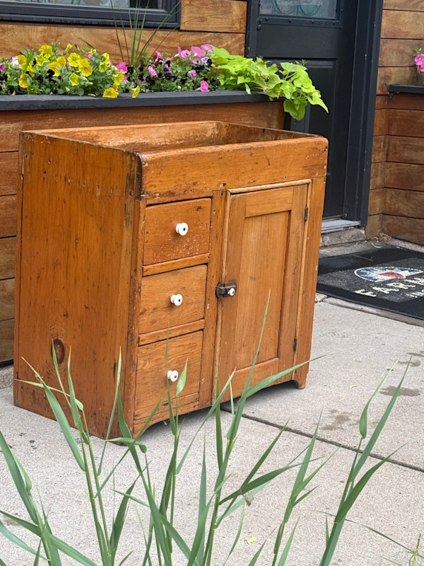Pine dry sink