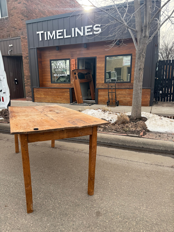 Primitive dining room table, Image 2.