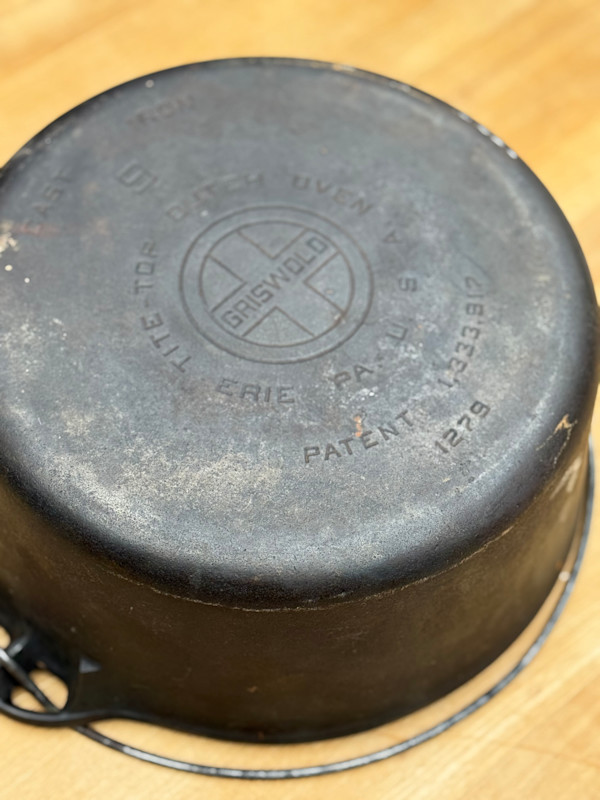 1279 Griswold cast iron dutch oven no lid