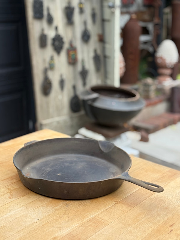 719A Griswold cast iron pan