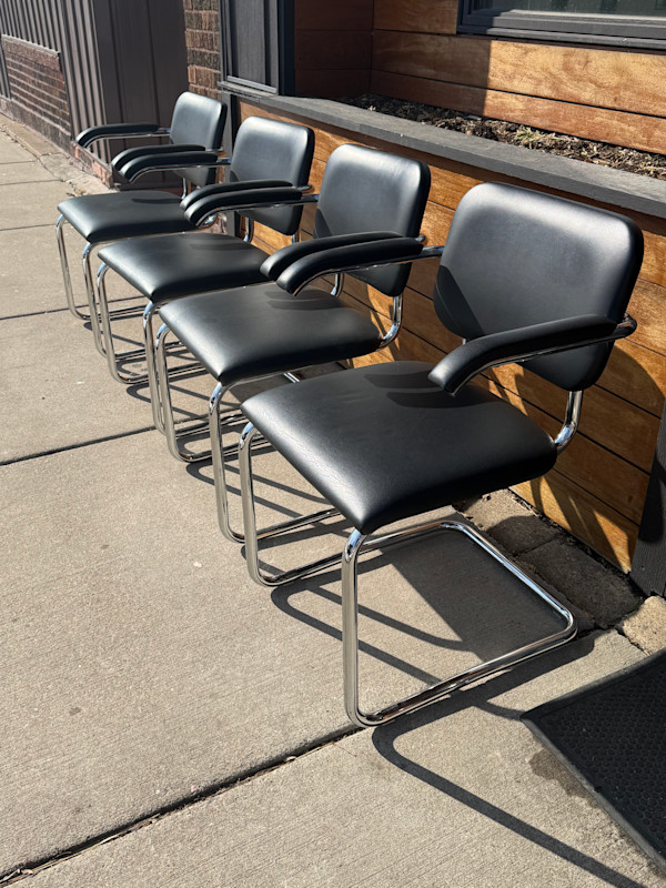 Knoll Cesca chair Model 50A, Image 3.