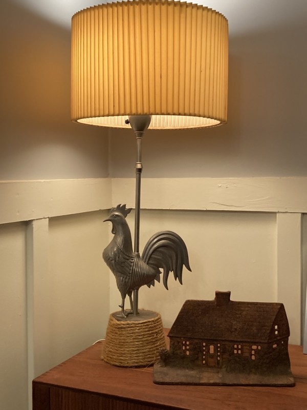 Vintage metal rooster table lamp