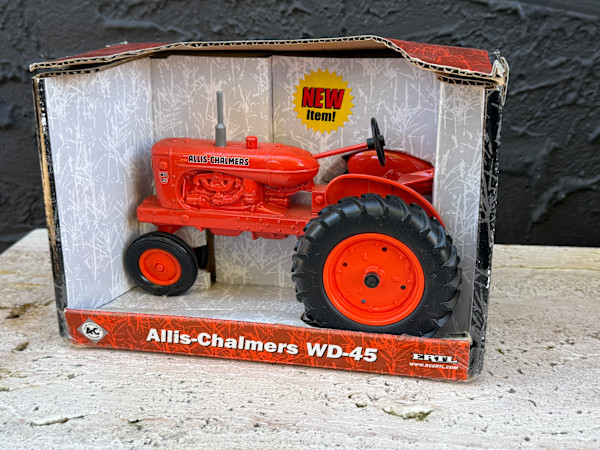 Ertl Allis-Chalmers WD-45 die cast tractor