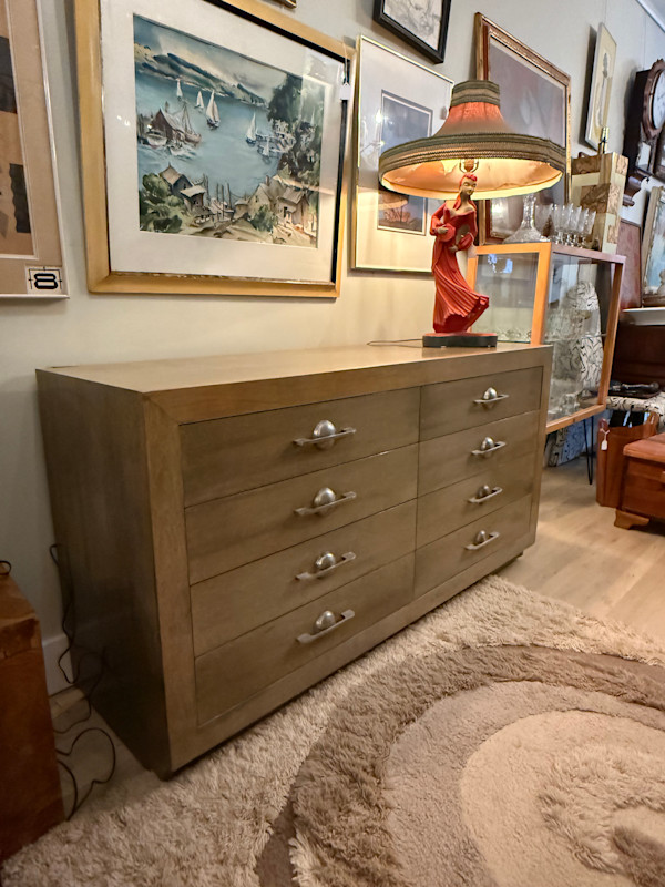 Thomlinson 8 drawer dresser