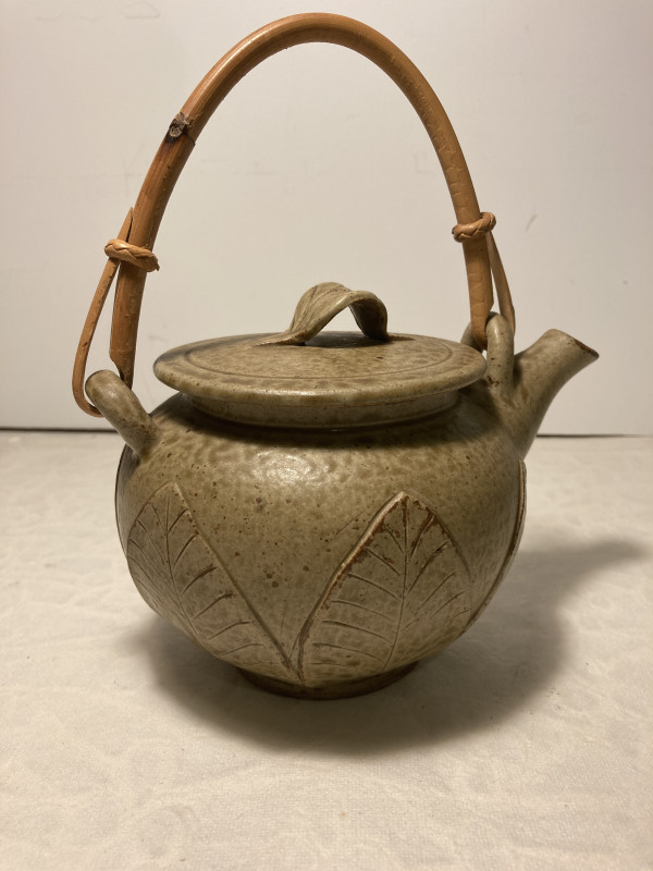 Hand made leaf teapot
