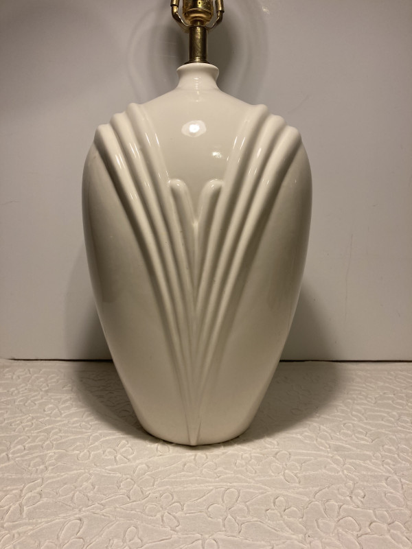 1980's white pottery table lamp