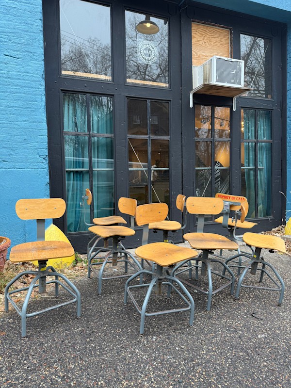 Set of 8 industrial adjustable swivel chairs