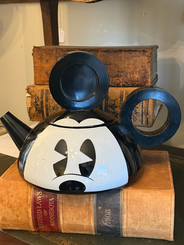 Mickey Mouse teapot, Image 1.