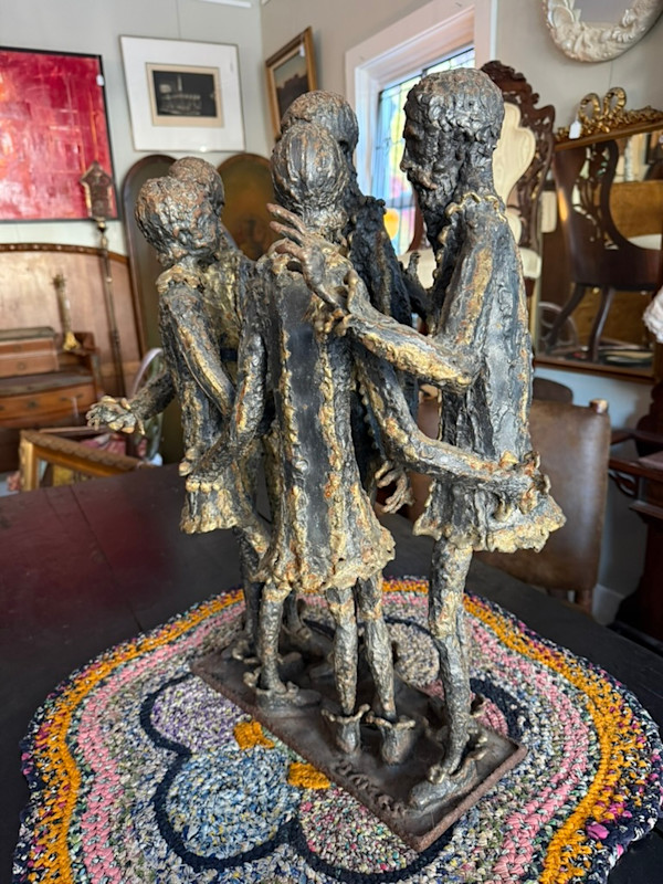 iron sculpture of Spanish men