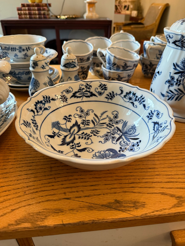blue Danube large serving bowl