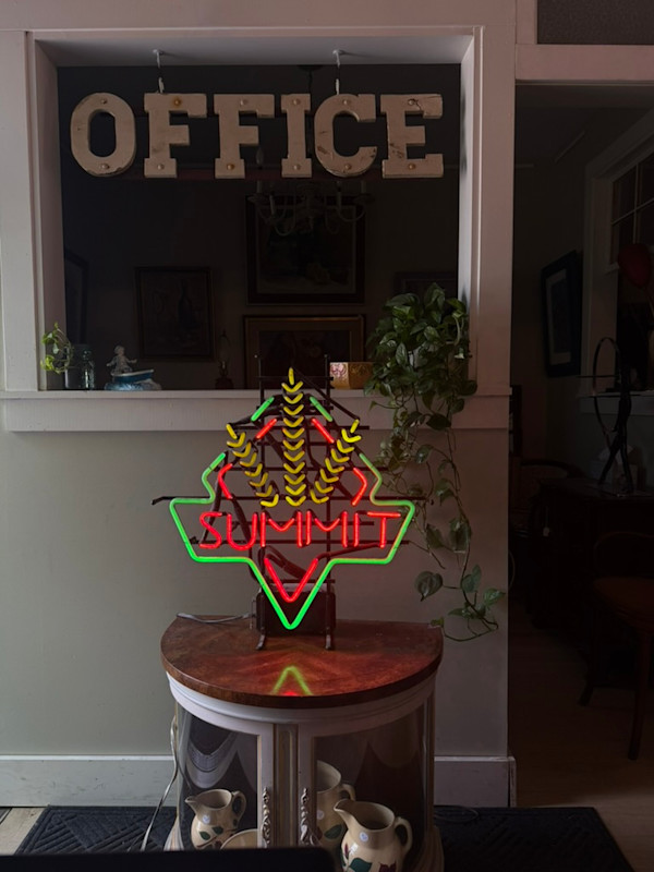 Summit beer neon sign, Image 1.