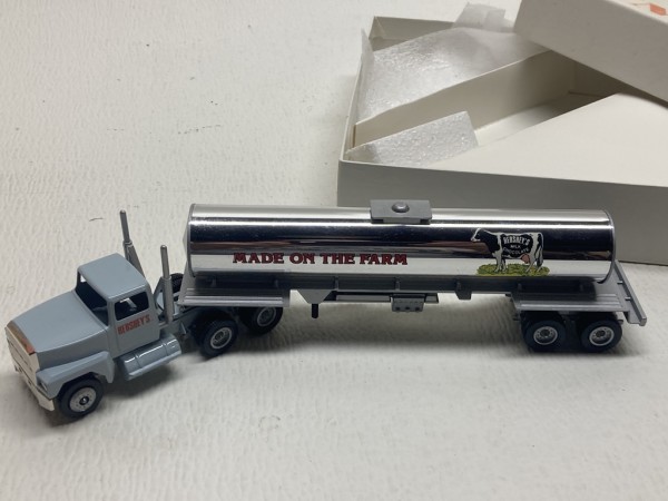 Winross die cast toy Hershey tanker semi truck by die cast