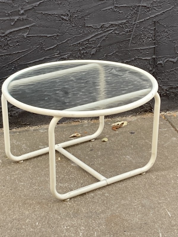 Outdoor aluminum painted glass top side table