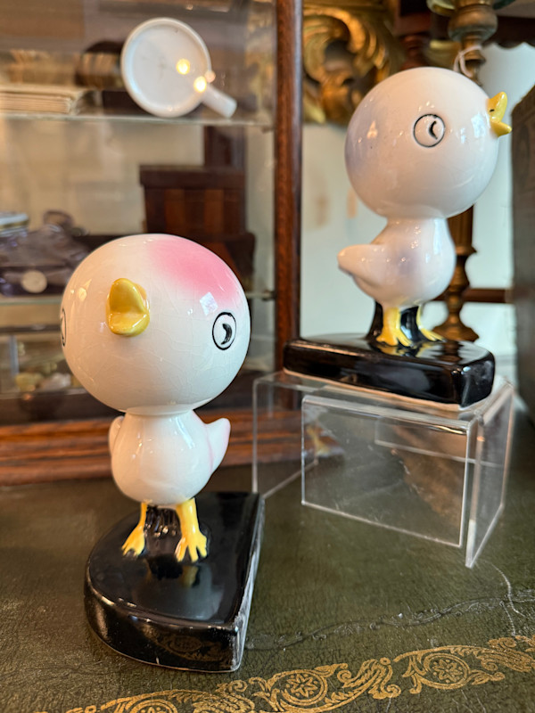 Pottery bird bookends, Image 1.