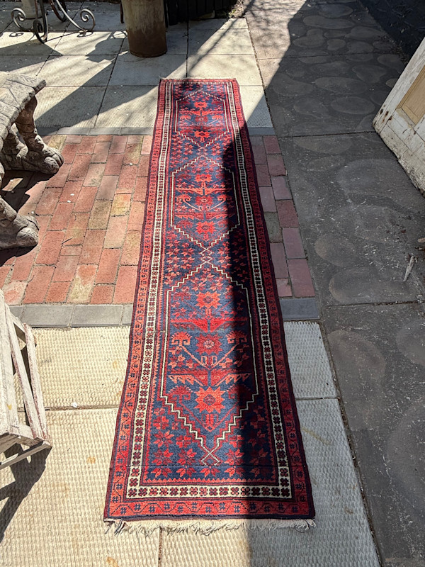 antique runner