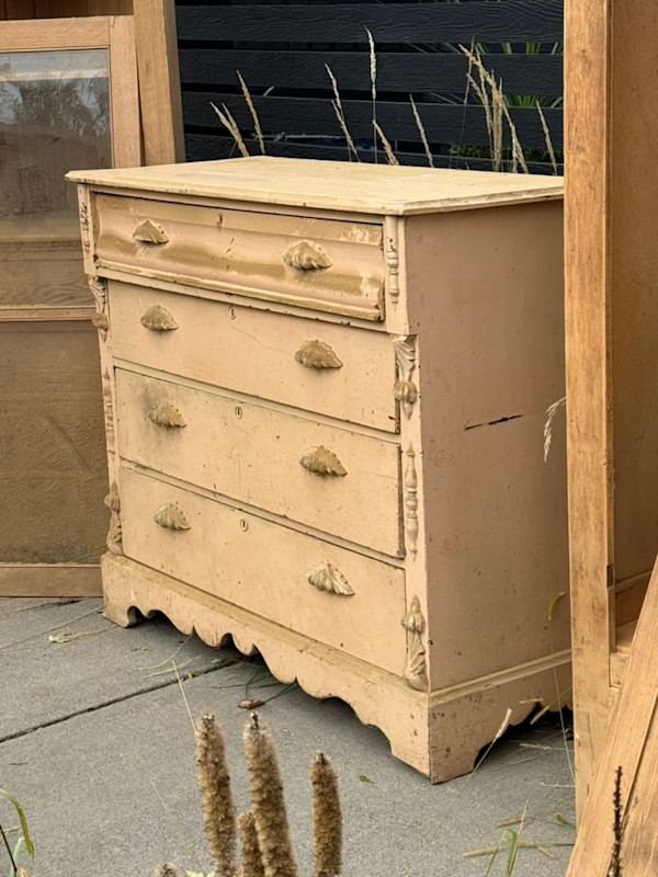 Painted Victorian 4 drawer dresser