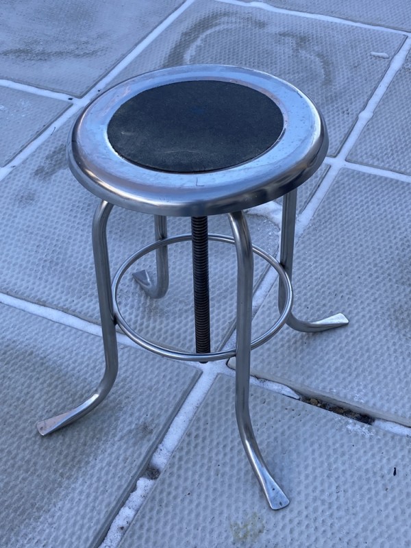 Low adjustable aluminum industrial stool CHROME